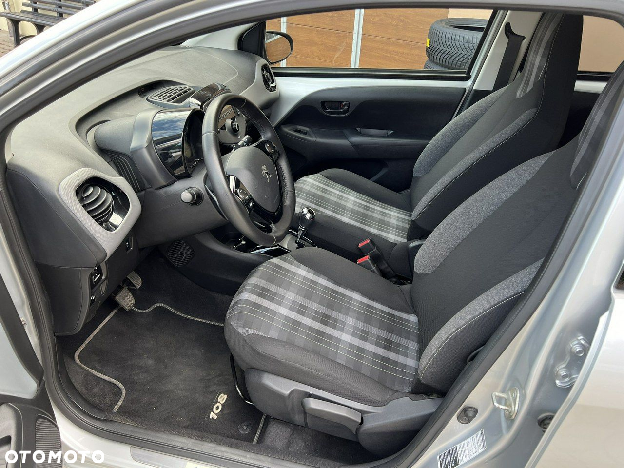 Peugeot 108 - 14