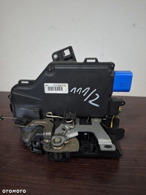 VW GOLF V PLUS zamek drzwi tył prawy 7L0839016 7 PIN     (111/2)