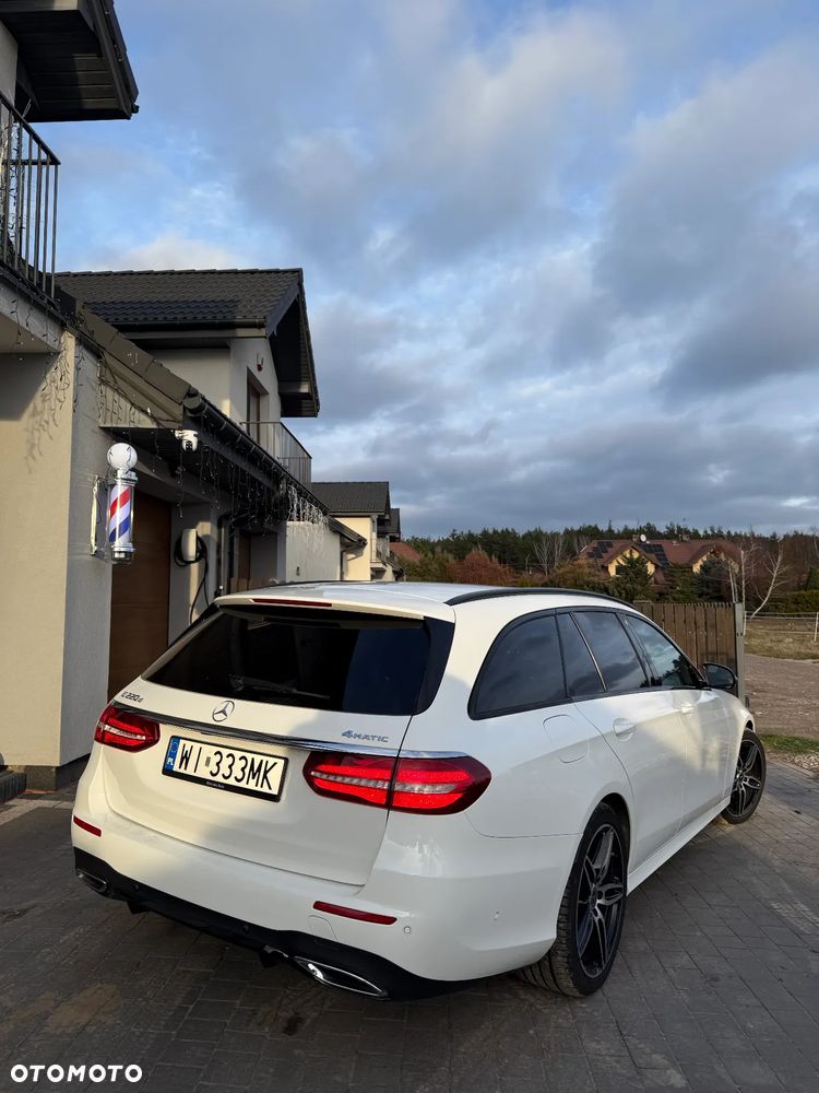 Mercedes-Benz Klasa E 220 d 4-Matic 9G-TRONIC - 2