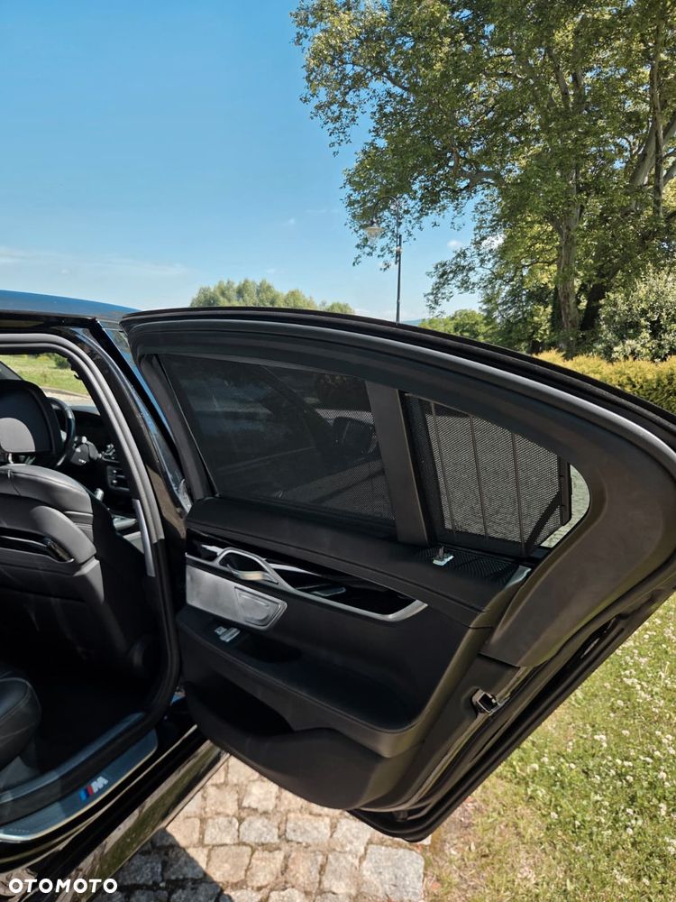 BMW Seria 7 745e - 12