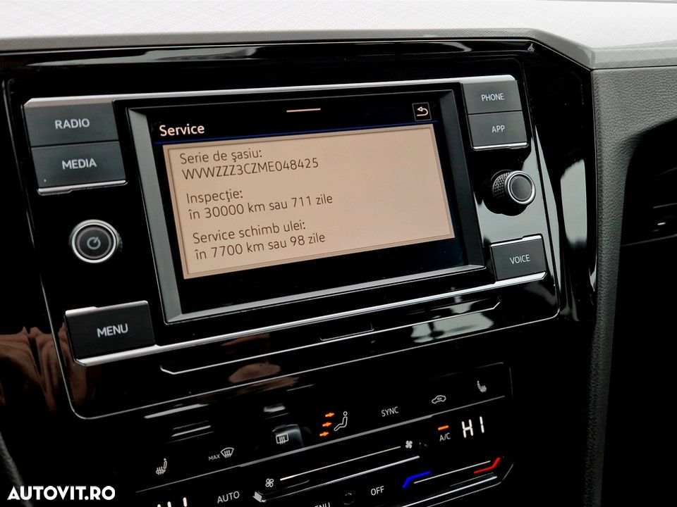 Volkswagen Passat 2.0 TDI DSG Comfortline - 25