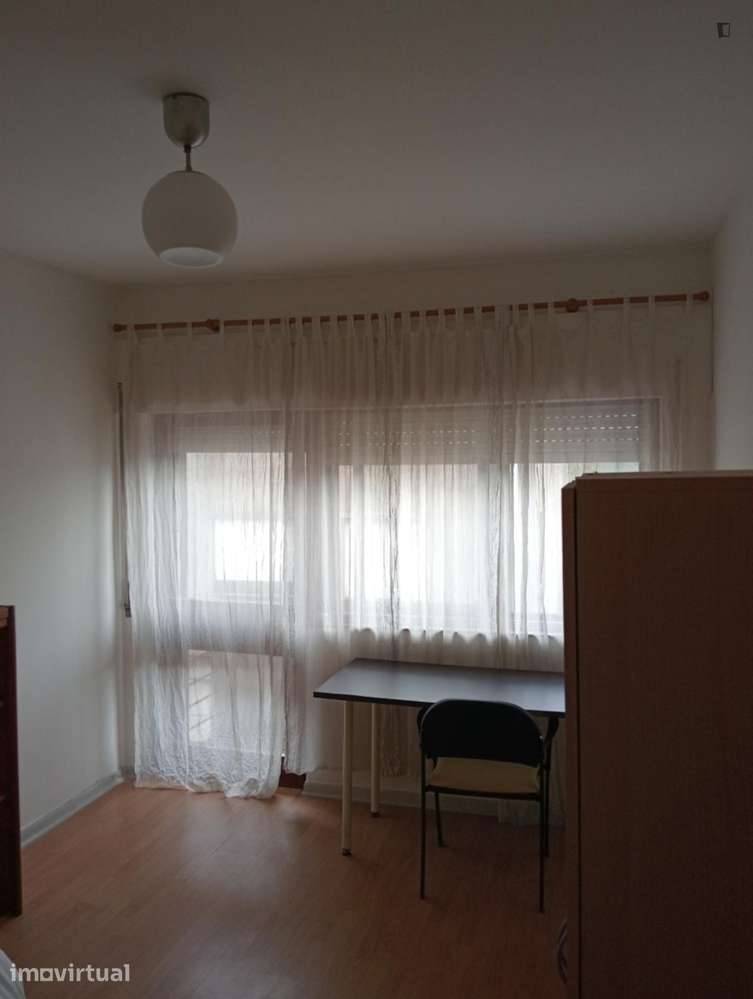 Quarto - localizado em Paranhos Porto - Grande imagem: 4/10