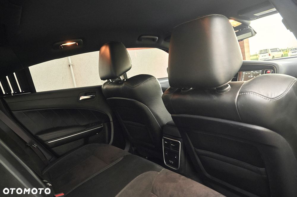 Dodge Charger 5.7 R/T - 24