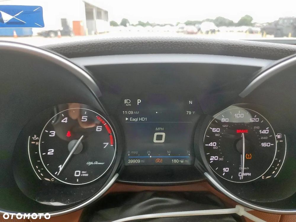Alfa Romeo Giulia 2.0 Turbo 16V AT8-Q4 Ti - 11