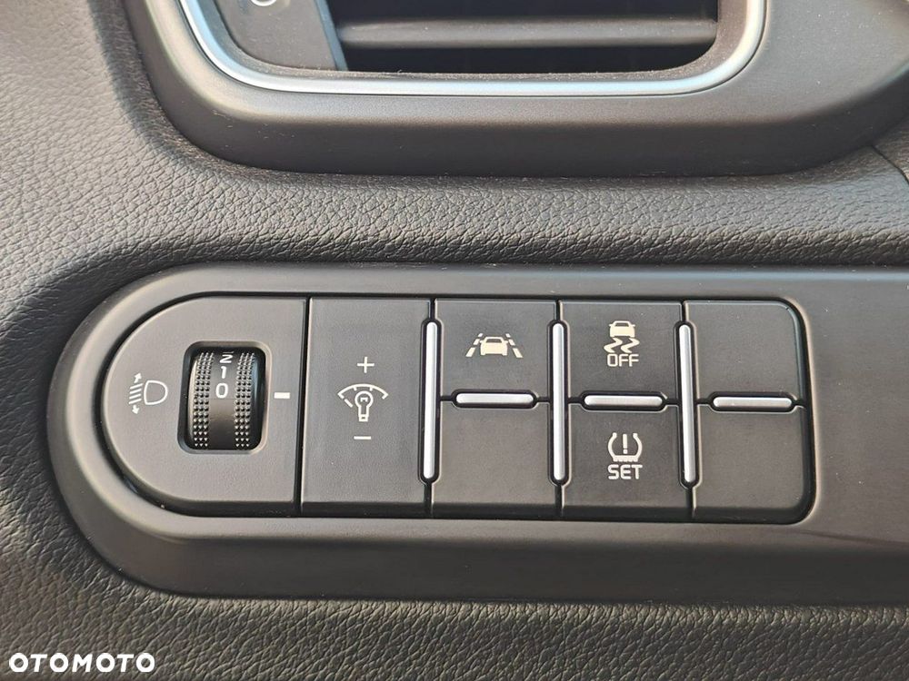 Kia Ceed - 13
