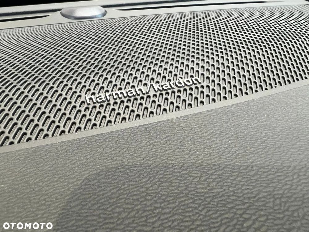 Volvo V60 B4 B DKG Plus Dark - 36