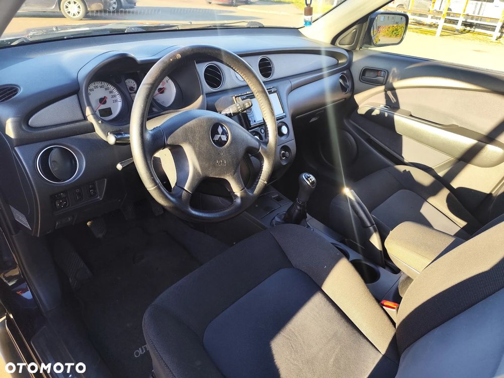 Mitsubishi Outlander - 17