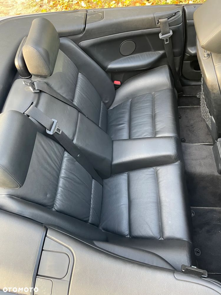 BMW Seria 3 318i Cabriolet - 14