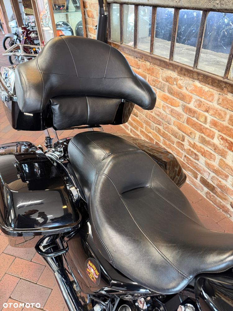 Harley-Davidson Touring Street Glide - 22