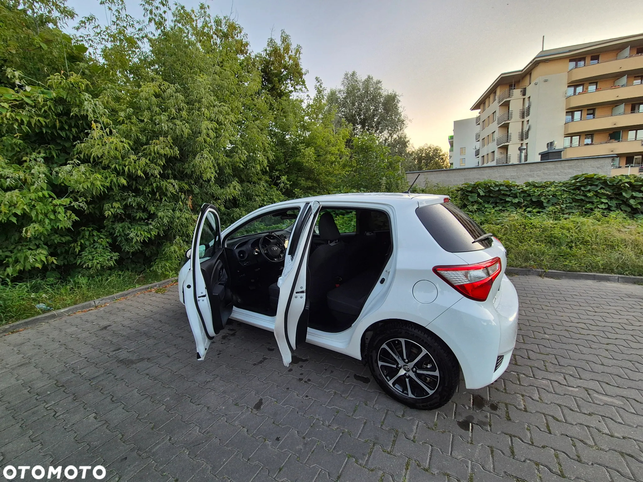Toyota Yaris - 10