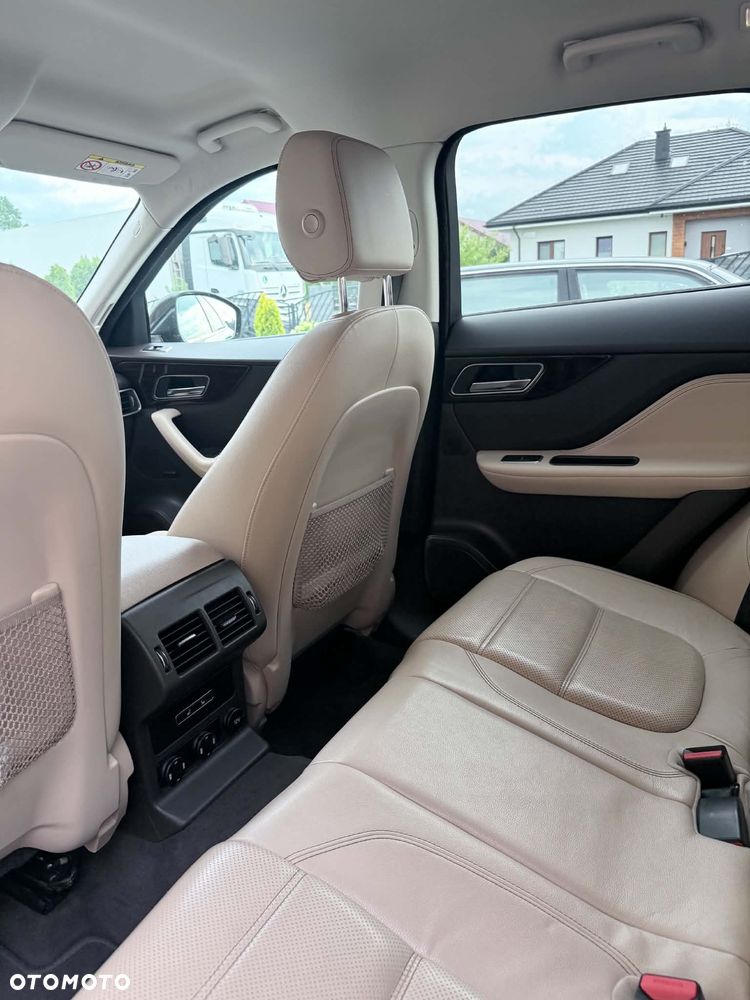 Jaguar F-Pace 2.0 i4D AWD Prestige - 12