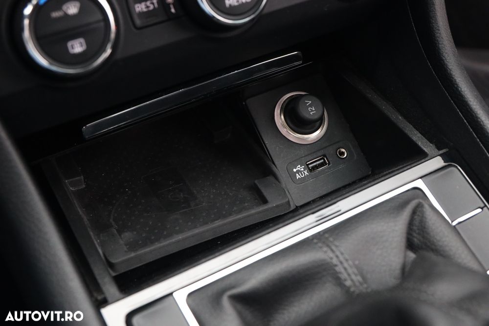 Skoda Superb Combi 2.0 TDI 4x4 SportLine - 23