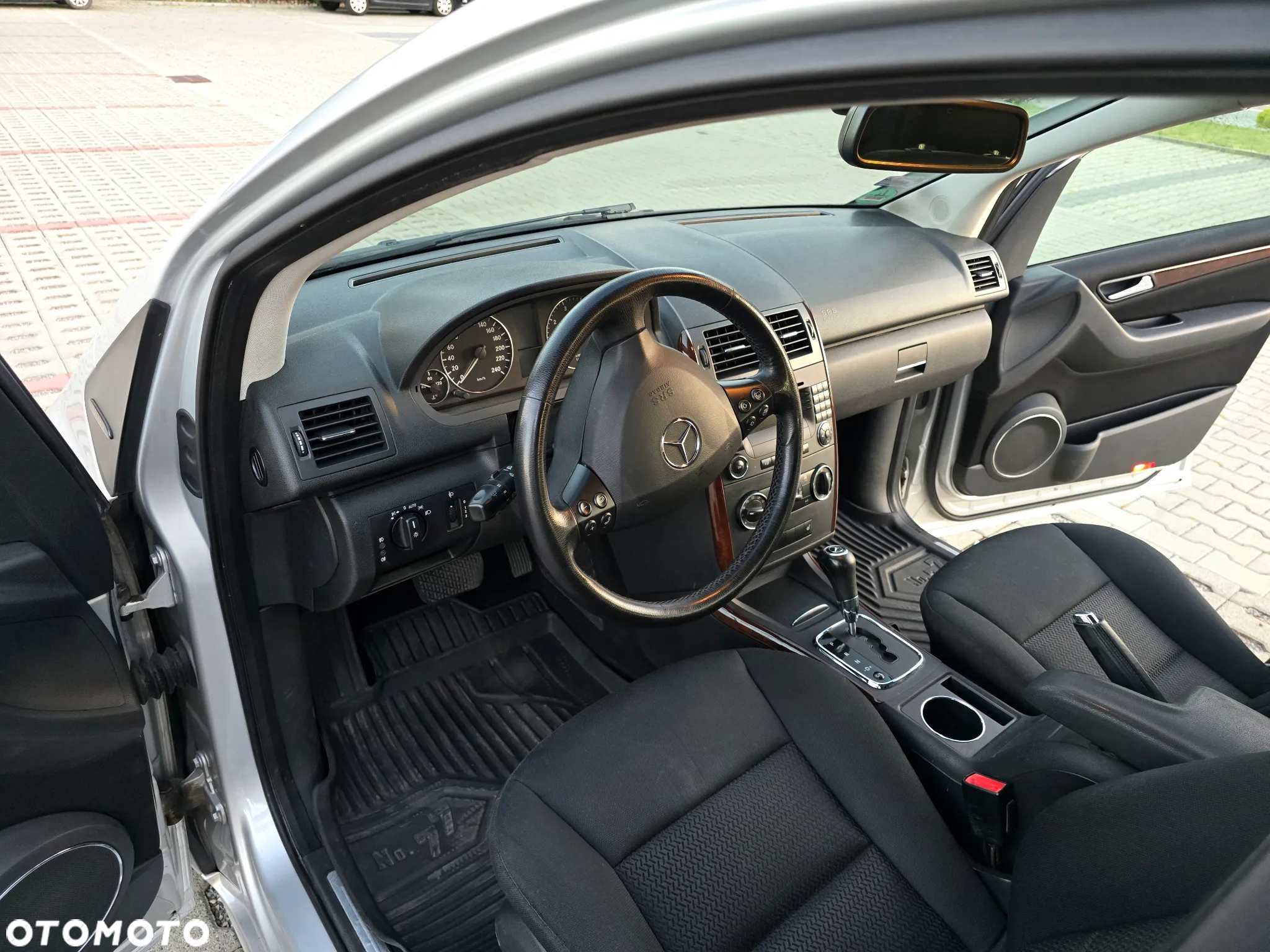 Mercedes-Benz Klasa A 170 Autotronic Elegance - 9