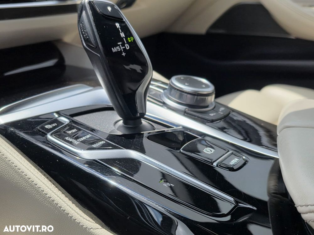 BMW Seria 5 530i xDrive AT MHEV - 13