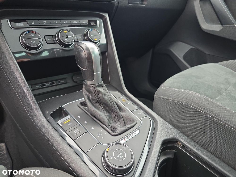 Volkswagen Tiguan - 14