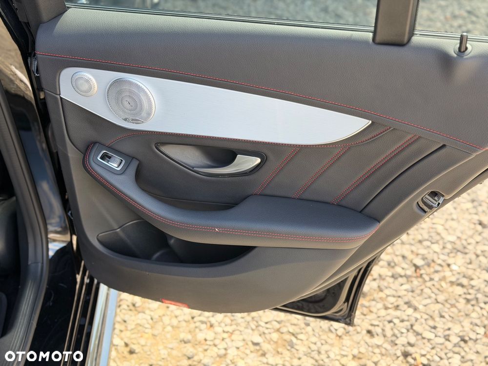 Mercedes-Benz Klasa C AMG 43 4Matic 9G-TRONIC - 32