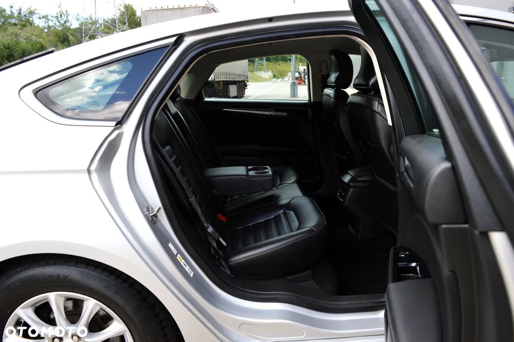 Ford Mondeo 1.6 TDCi Platinium X Plus (Titanium) - 12