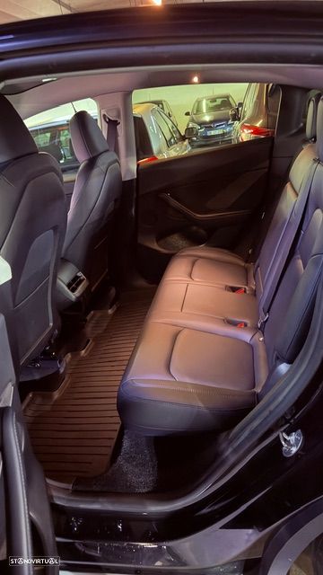 Tesla Model Y RWD - 5