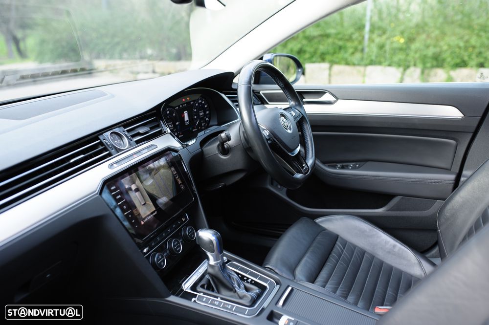 VW Passat Variant - 30