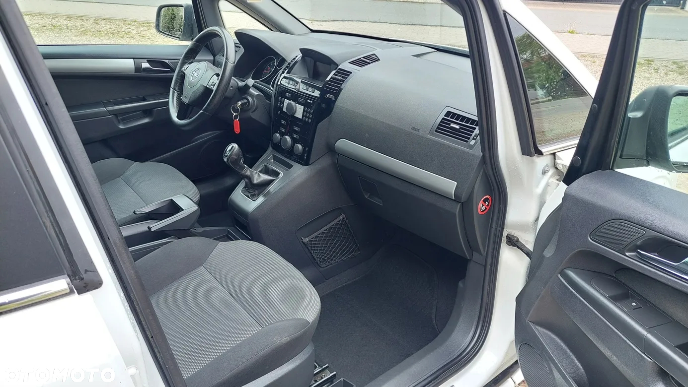 Opel Zafira - 9