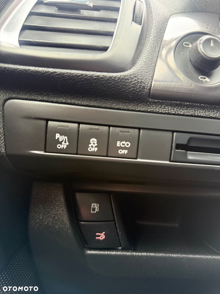 Citroën DS5 2.0 HDi Hybrid4 SoChic MCP - 11