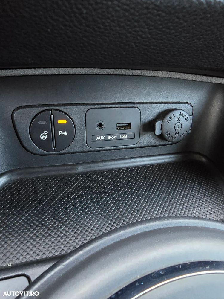 Kia Sportage 2.0 CRDI 4WD Automatik Spirit - 29