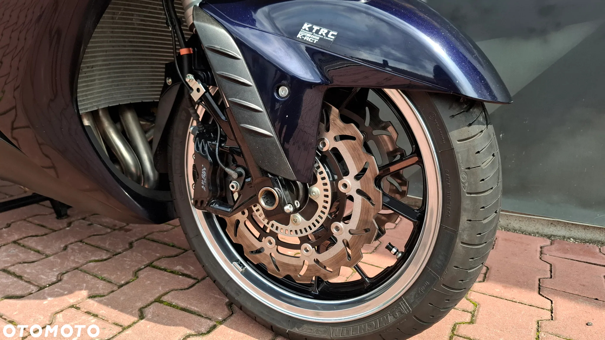 Kawasaki GTR - 14