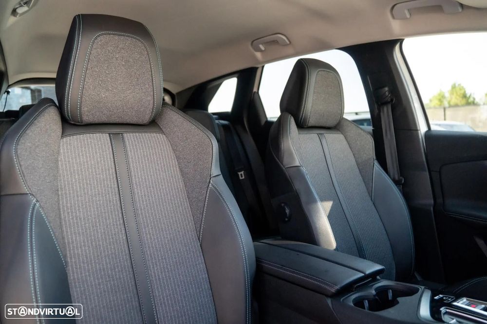 Peugeot 3008 1.6 Hybrid4 Allure Pack e-EAT8 - 27