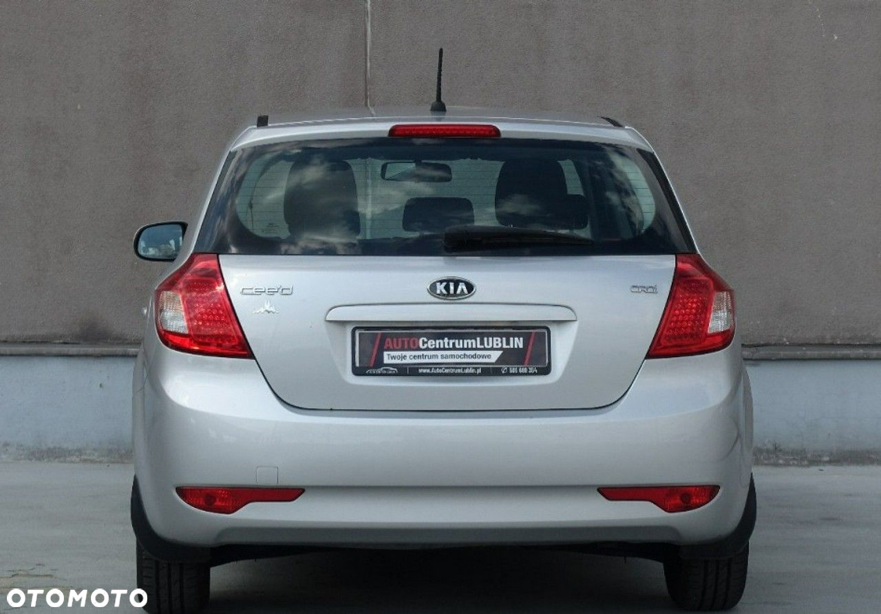 Kia Ceed - 9