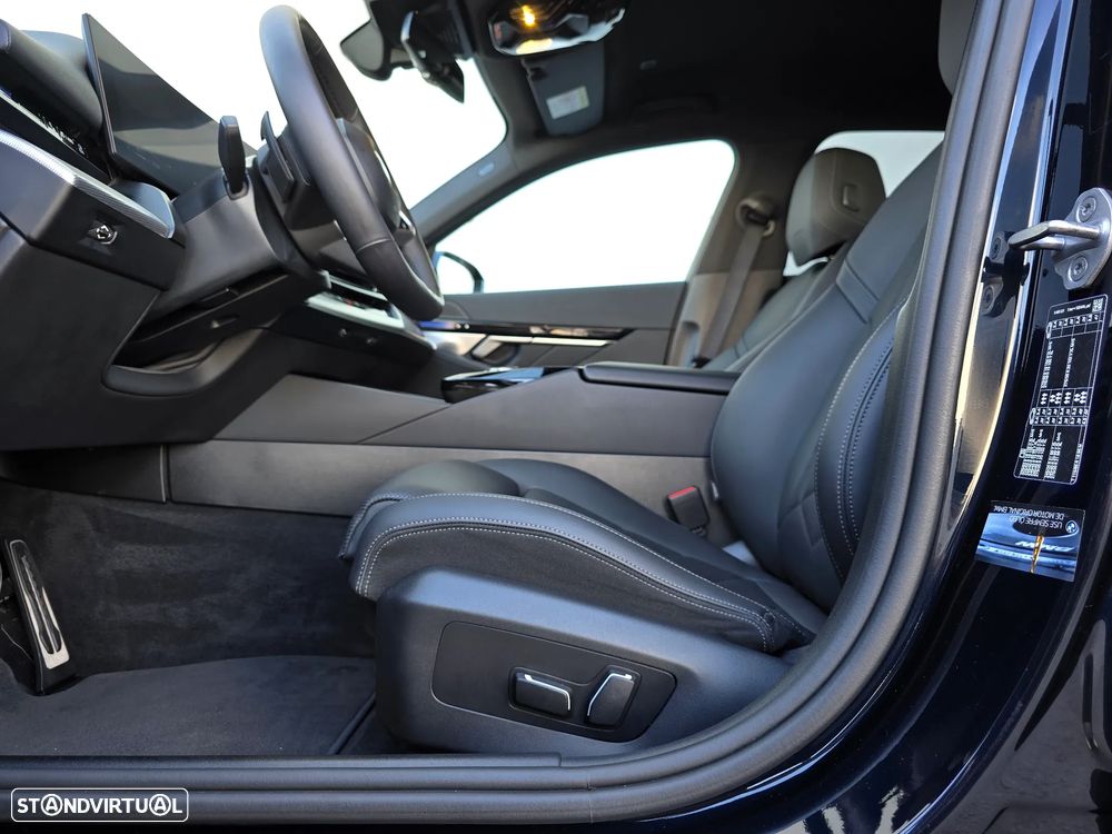 BMW 520 d Pack Desportivo M - 8