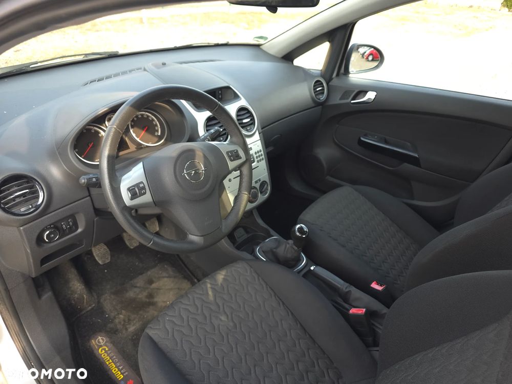 Opel Corsa 1.4 16V Edition - 19