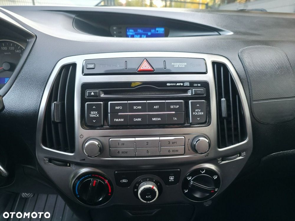 Hyundai i20 - 20