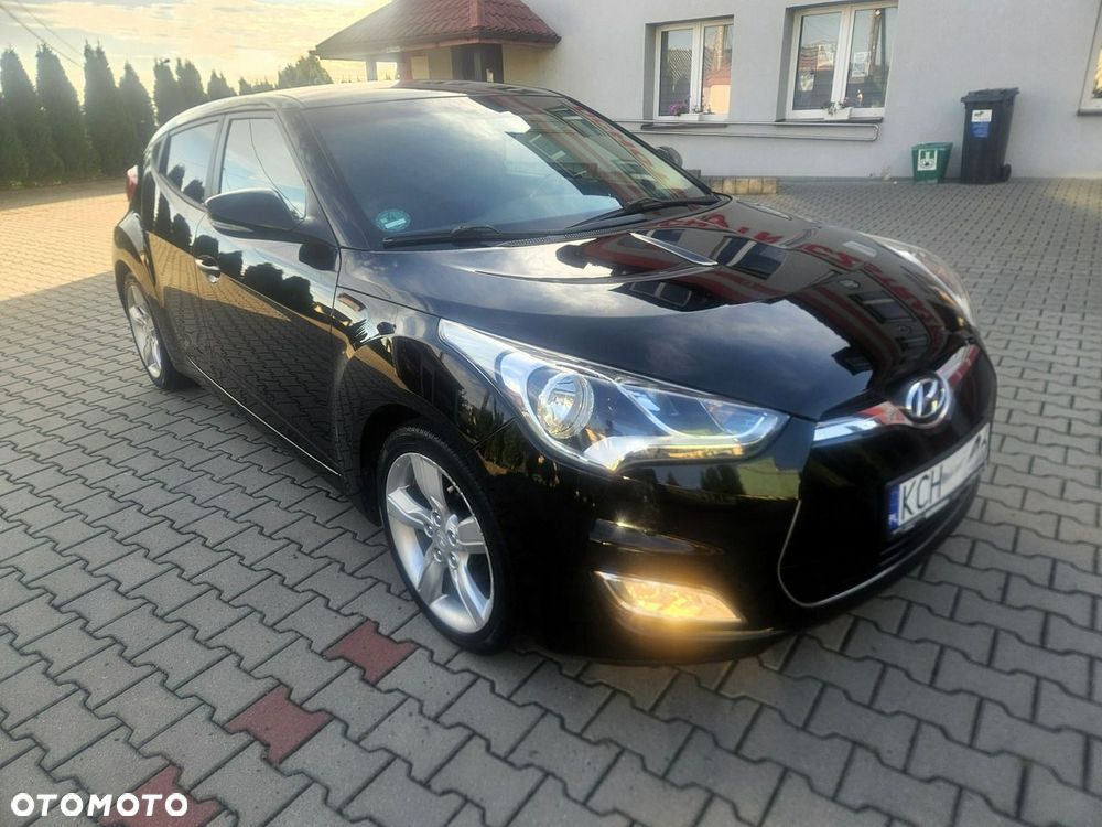 Hyundai Veloster - 12