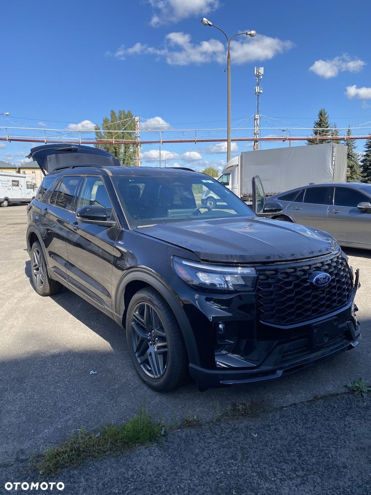 Ford Explorer - 1