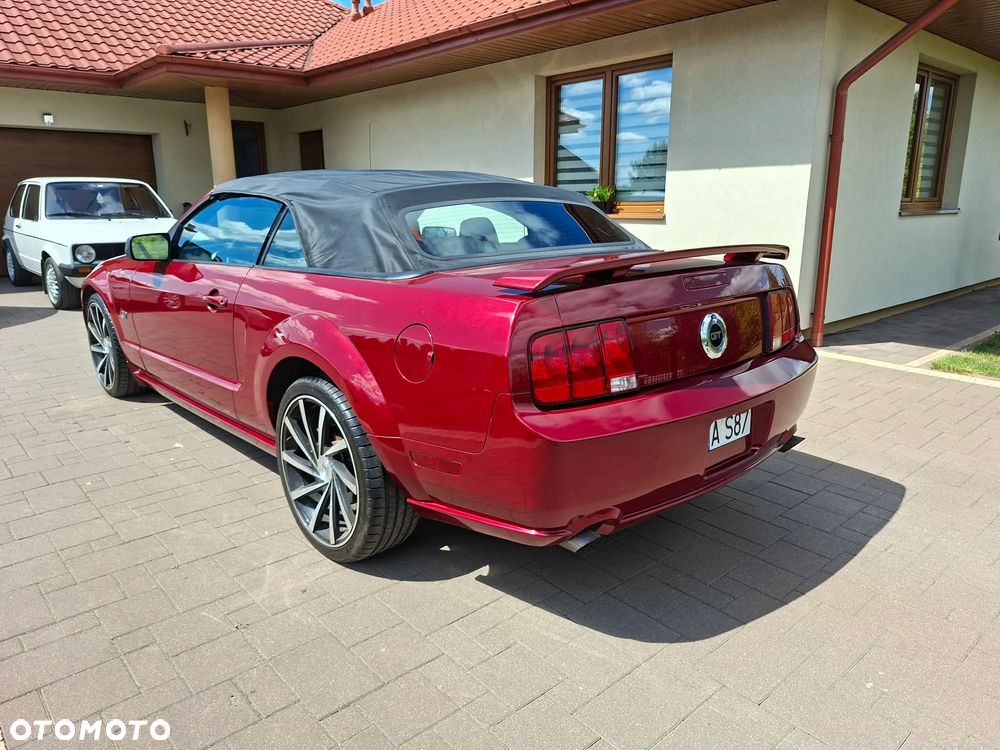 Ford Mustang - 5