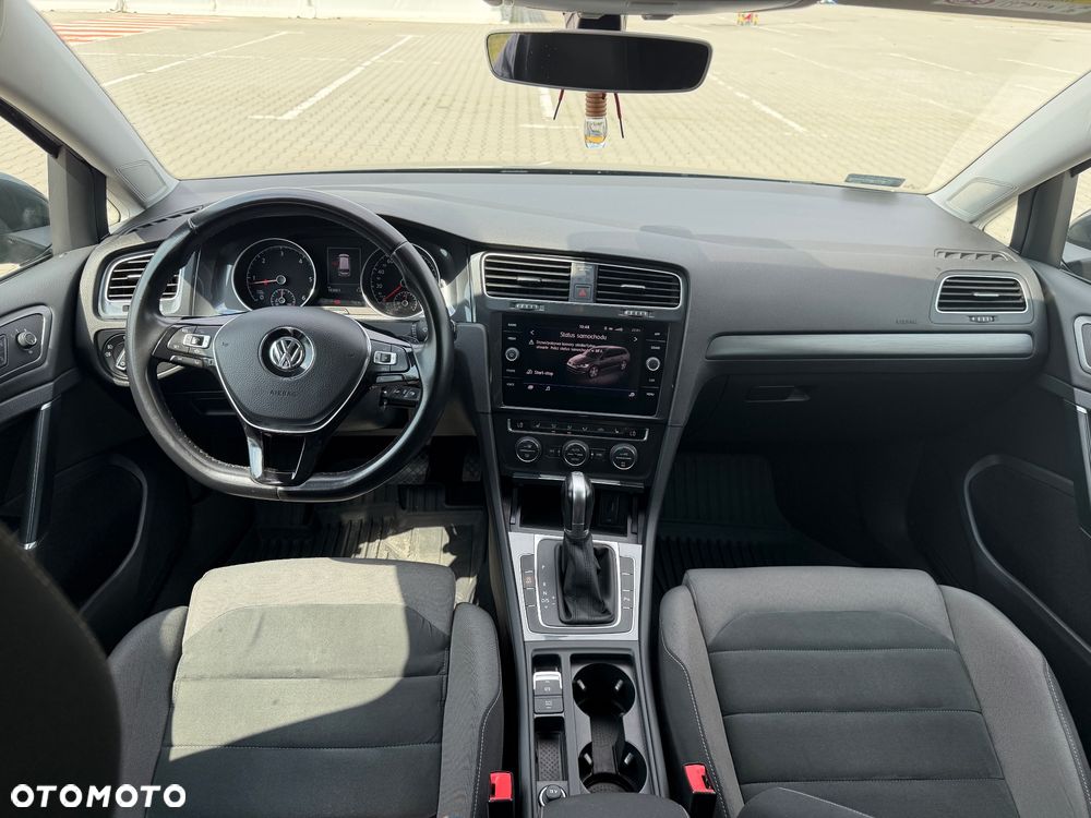 Volkswagen Golf - 18