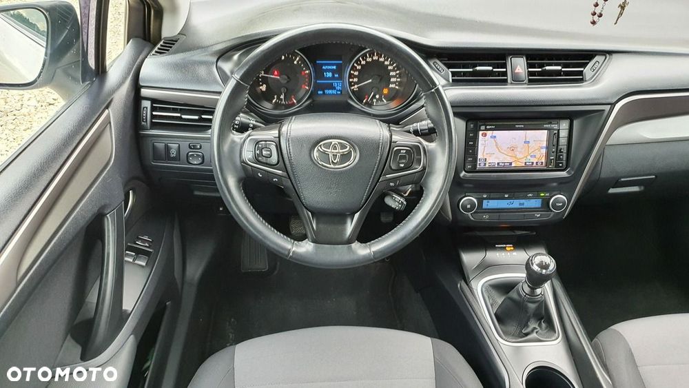 Toyota Avensis - 19