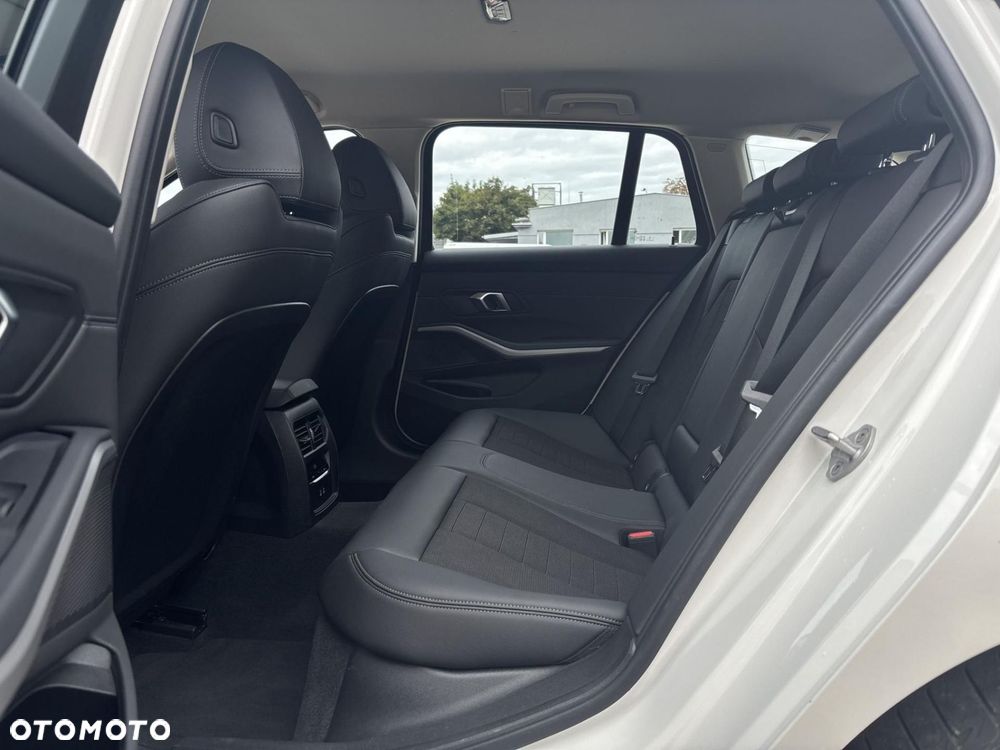 BMW Seria 3 - 15