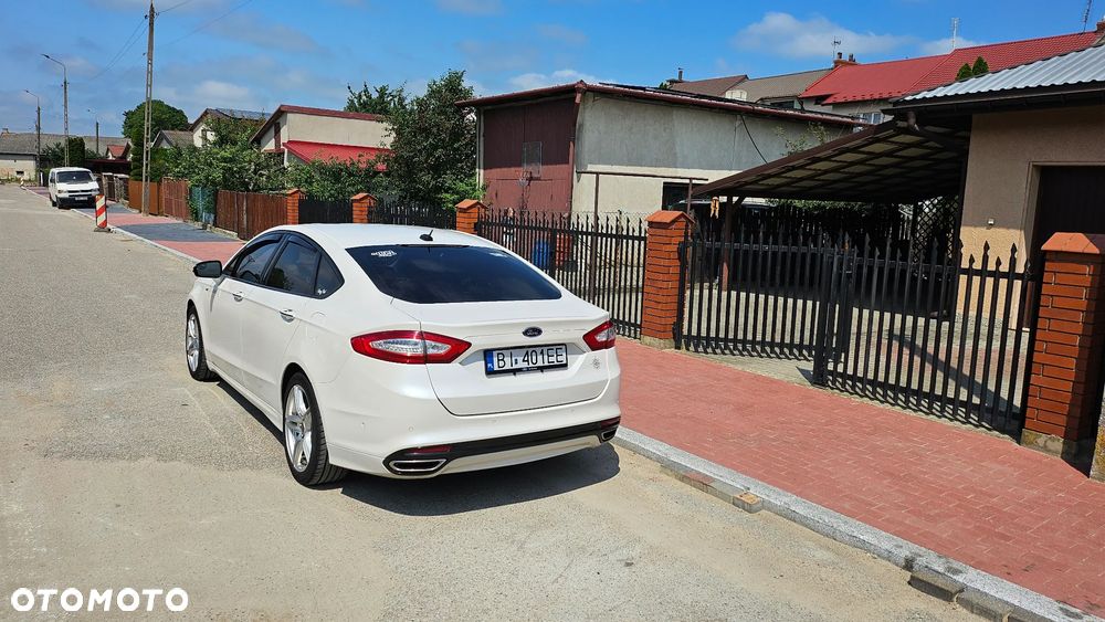 Ford Fusion 2.0 EcoBoost Titanium - 4