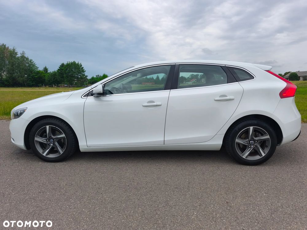 Volvo V40 D2 Momentum - 9