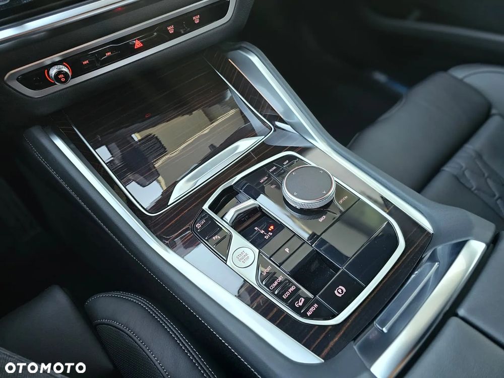 BMW X6 xDrive40d mHEV - 28