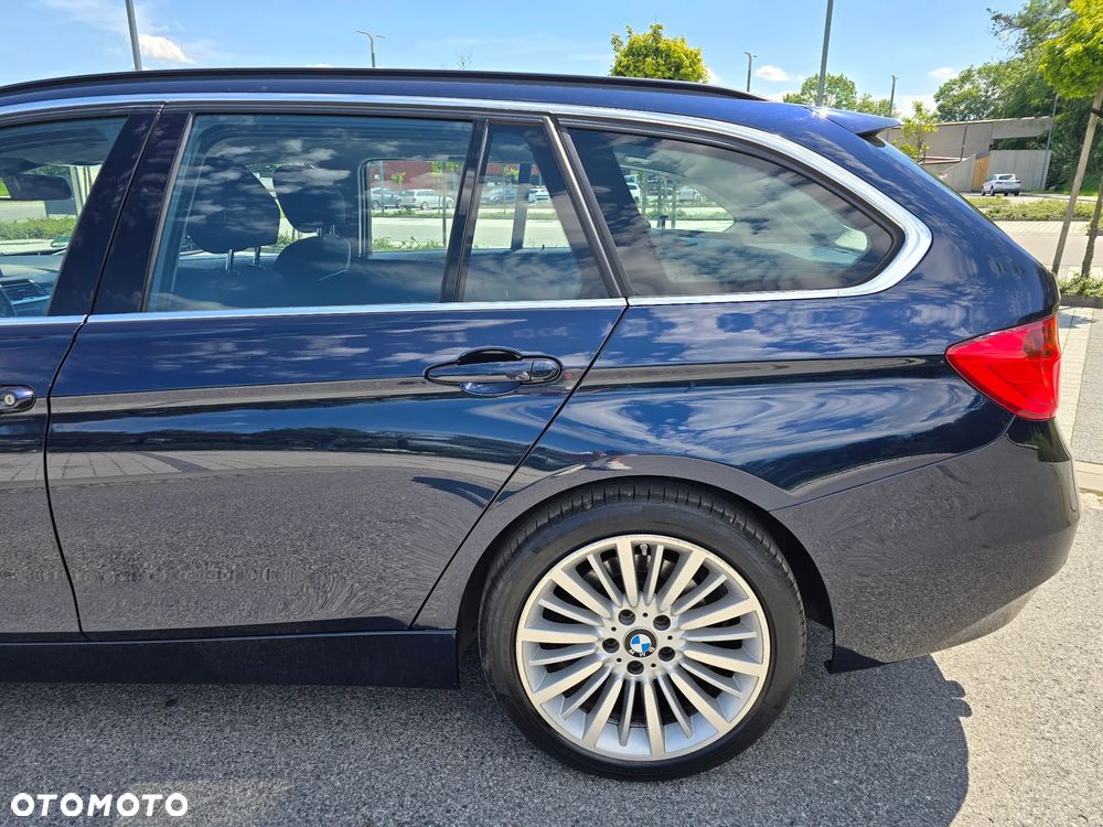 BMW Seria 3 328i Touring Luxury Line - 31