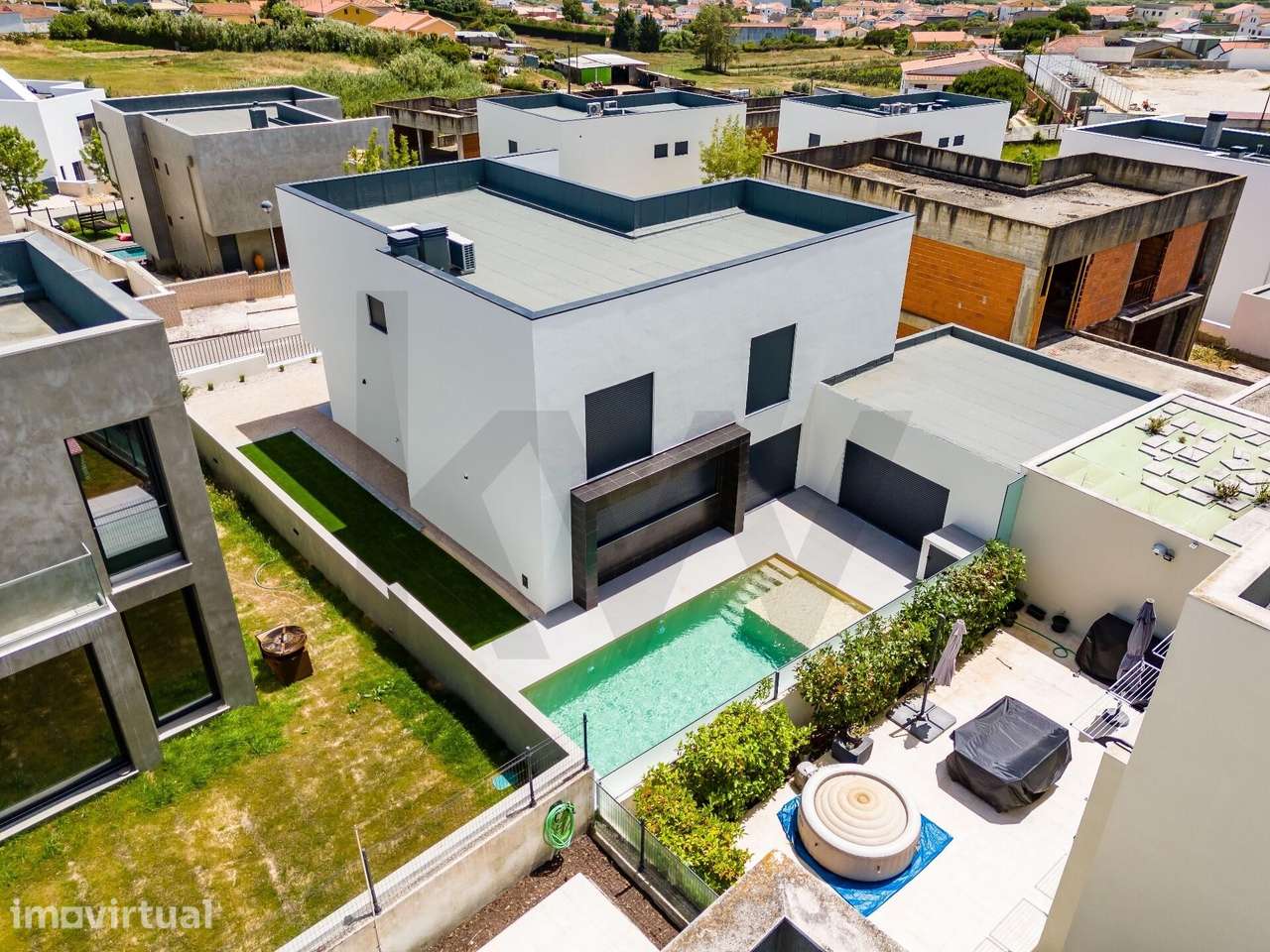 MORADIA NOVA , TORRES VEDRAS , SUITE, PISCINA , GARAGEM PARA 2 VIATURA - Grande imagem: 5/26