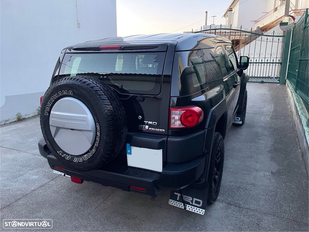 Toyota FJ Cruiser - 3