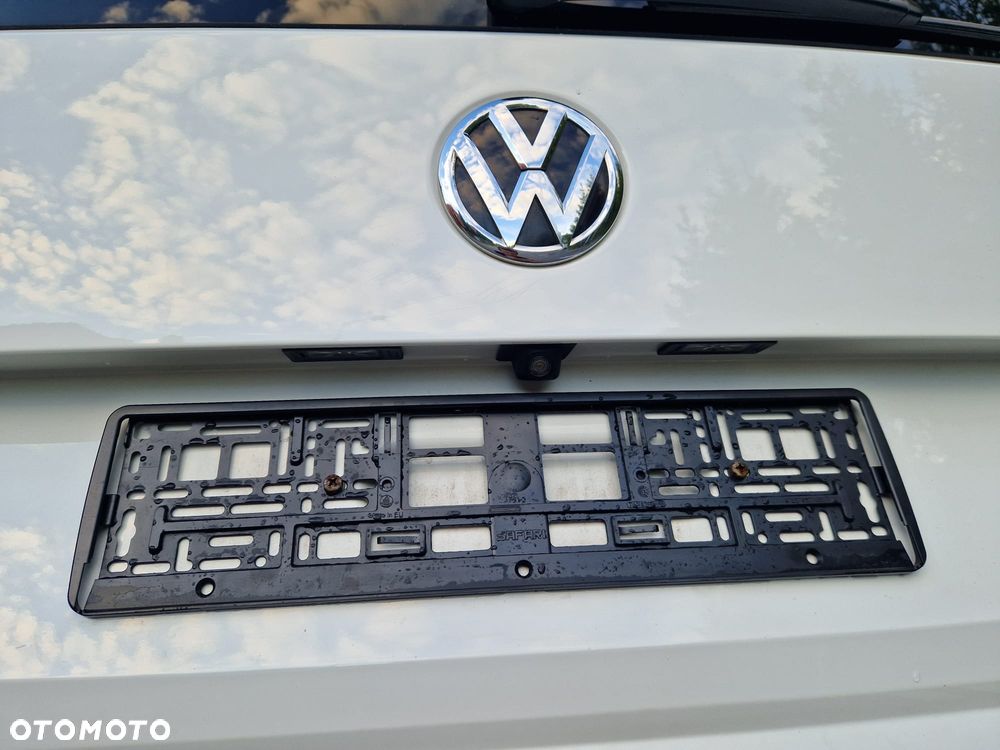 Volkswagen Multivan - 13