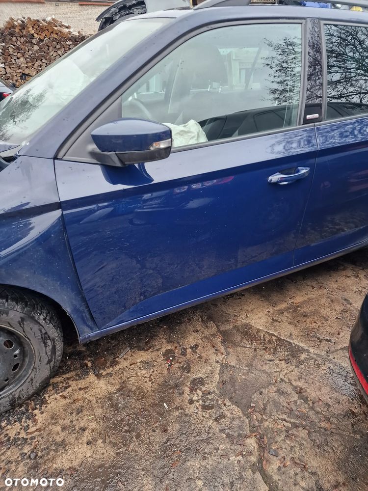 Drzwi  lewy przód  skoda  Fabia  III  w kolorze LF5A - 1