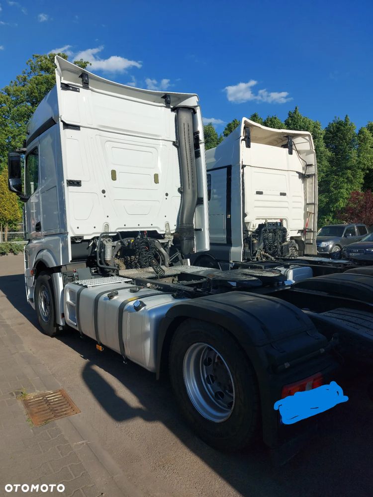 Mercedes-Benz Actros - 4