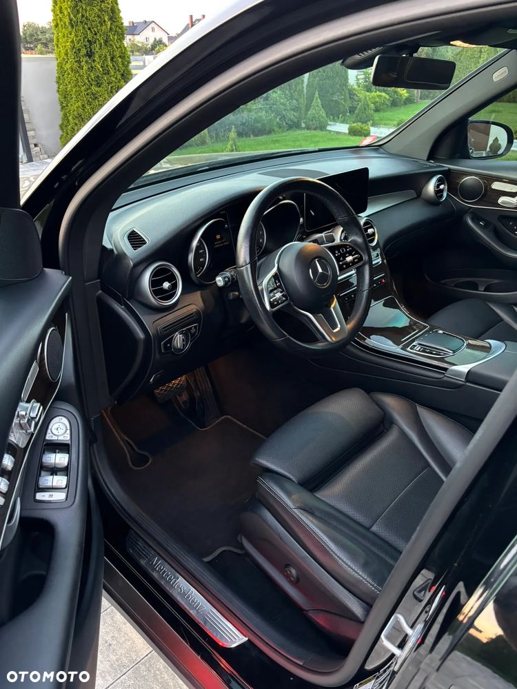 Mercedes-Benz GLC 300 4Matic 9G-TRONIC Exclusive - 12