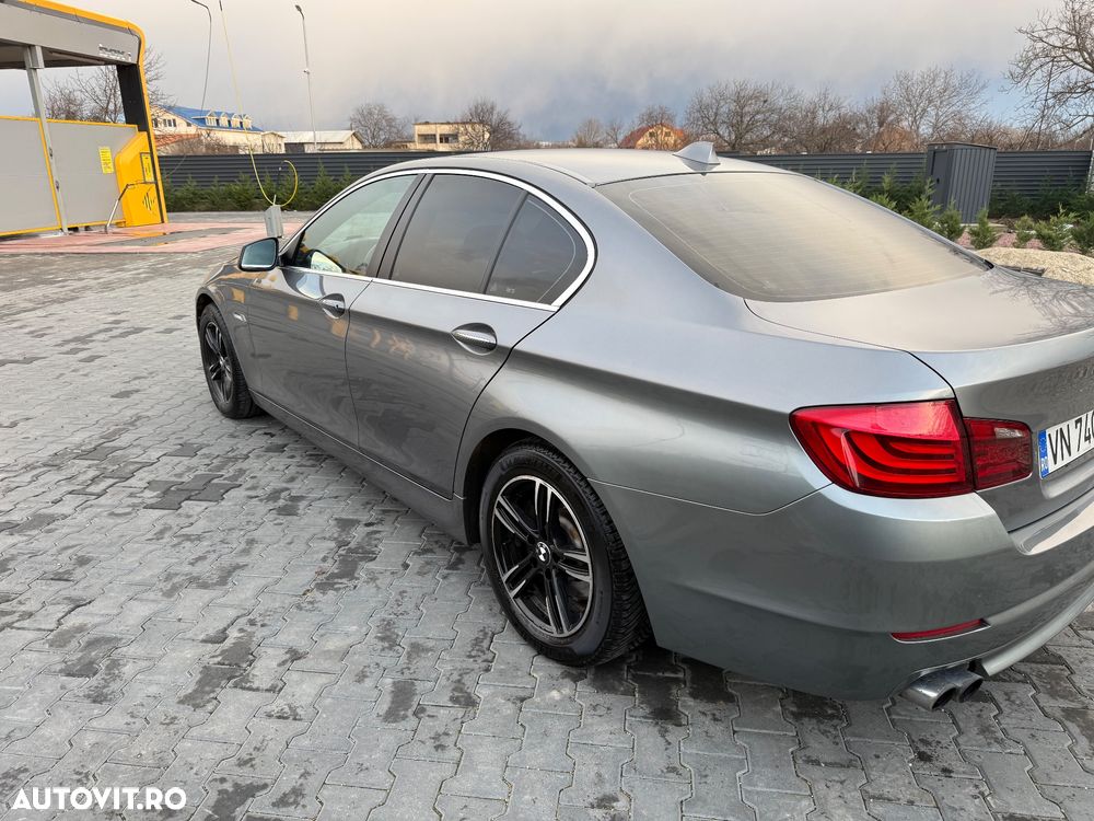 BMW Seria 5 525d Touring - 2