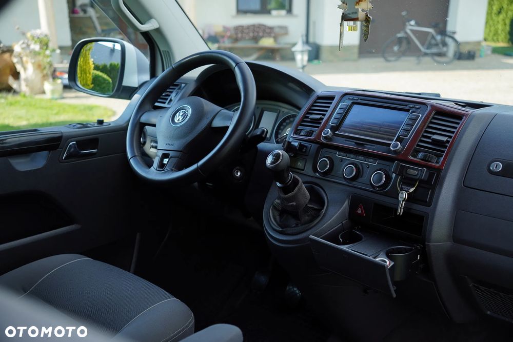Volkswagen Multivan - 29